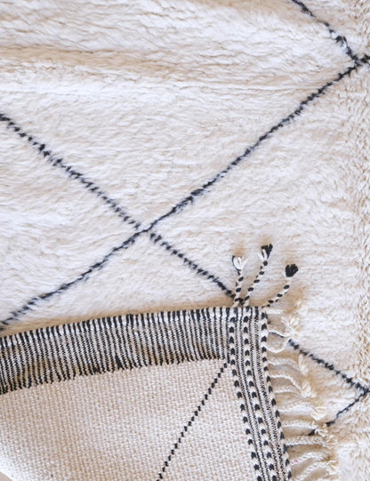 Moroccan Beni Ourain Wool Rug 9.7 x 7.1 ft / 296 x 217 cm - Surcoma