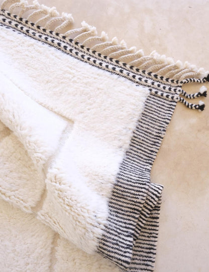 Custom White Geometric Moroccan Rug - Beni Ourain 10