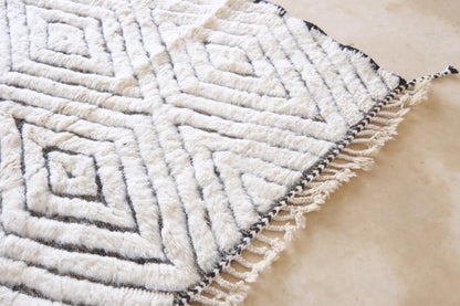 Beni Ourain Wool Rug 9.4 x 6.3 ft / 287 x 192 cm - Surcoma