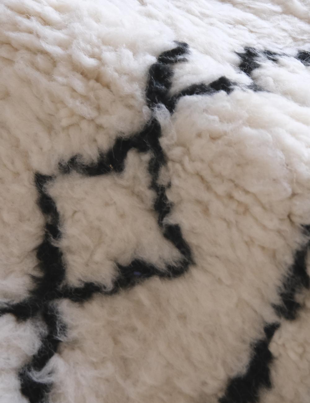 Beni Ourain Style Moroccan Rug - Echoes Of Love 21