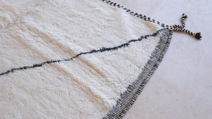 Moroccan Beni Ourain Wool Rug 9.4 x 6.6 ft / 285 x 203 cm - Surcoma