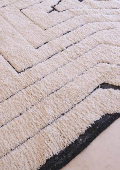 Beni Ourain Rug - 9 x 7.9 ft / 275 x 243 cm - Surcoma