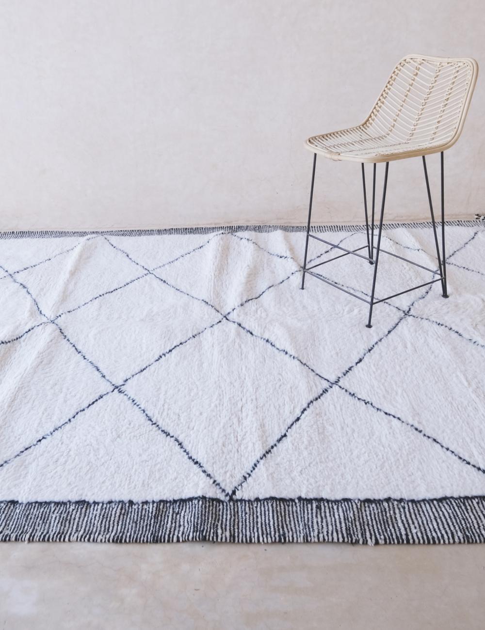 Moroccan Beni Ourain Wool Rug 9.7 x 7.1 ft / 296 x 217 cm