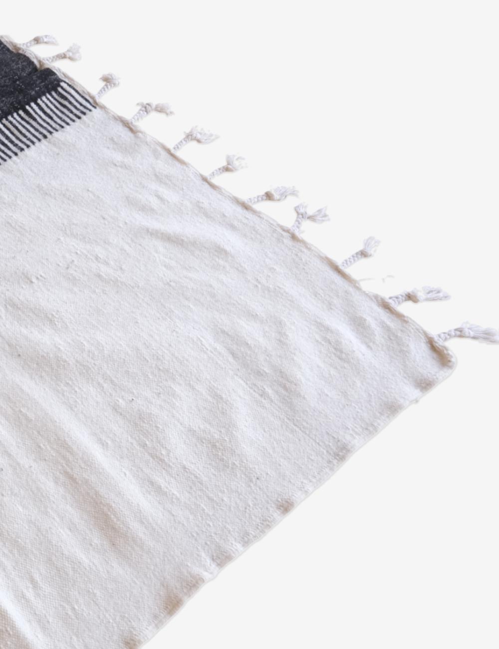 Moroccan Black and White Kilim Zanafi 9.9 x 6.7 ft / 303 x 205 cm