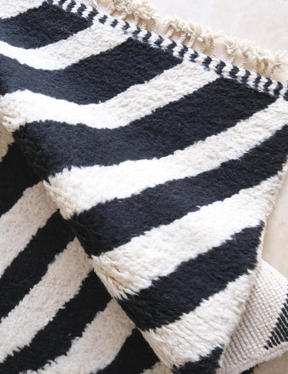Custom Black and White Chevron Moroccan Rug - Forma 67