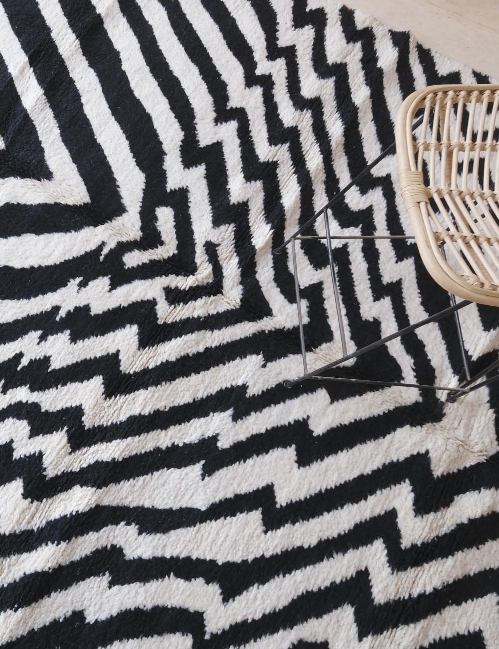 Custom Black and White Chevron Moroccan Rug - Forma 67