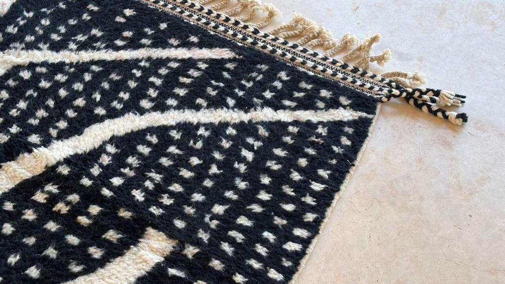 Moroccan Black and White Wool Rug 8.9 x 6.2 ft / 270 x 191 cm