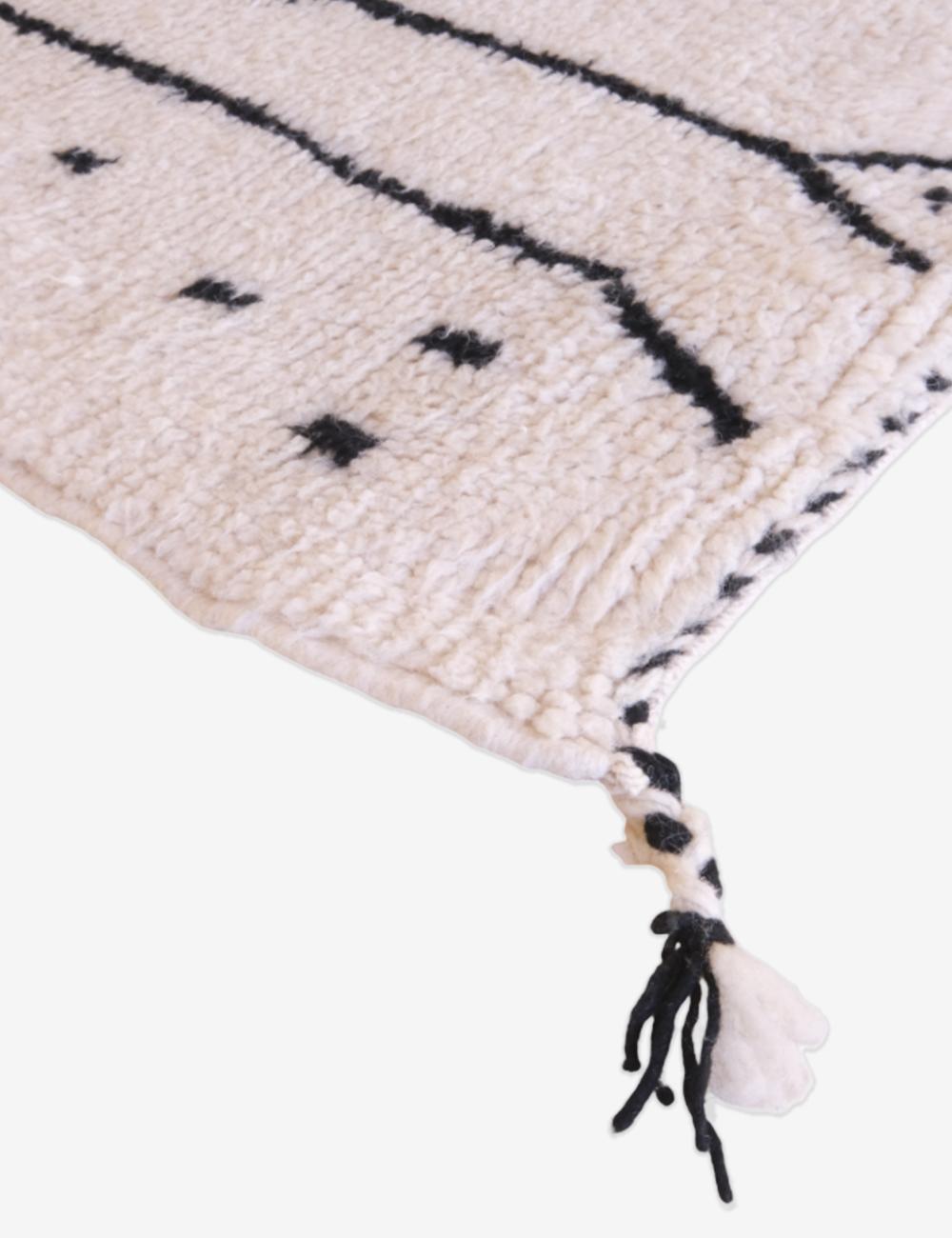 Moroccan Black and White Wool Rug 8.9 x 5.2 ft / 272 x 161 cm