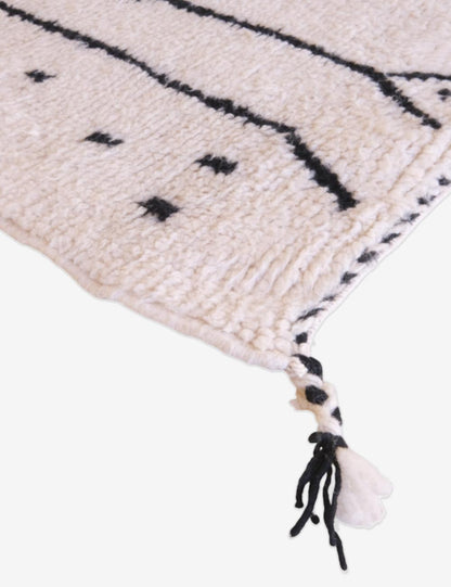 Black and White Moroccan Rug - Esmeralda 10