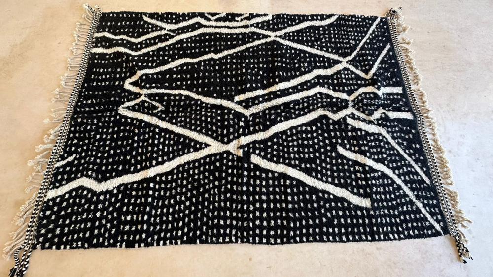 Moroccan Black and White Wool Rug 8.9 x 6.2 ft / 270 x 191 cm