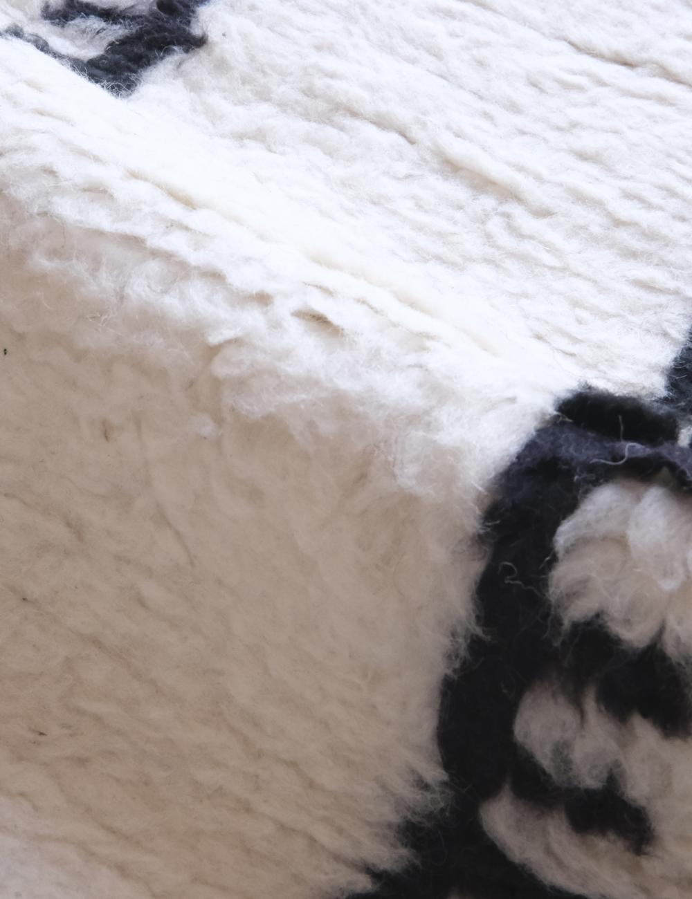 Beni Ourain Style Moroccan Rug - Forma 15