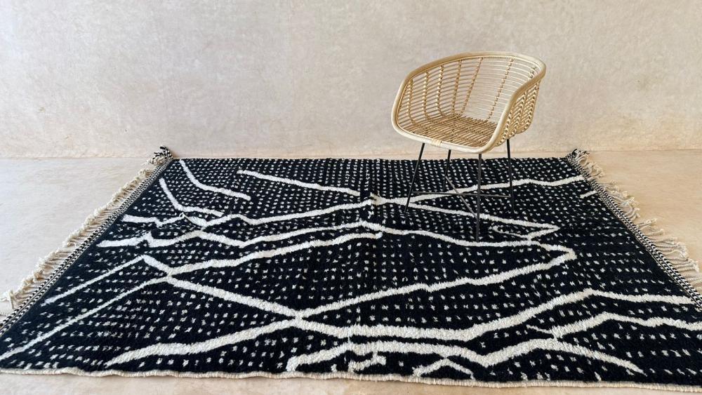 Moroccan Black and White Wool Rug 8.9 x 6.2 ft / 270 x 191 cm