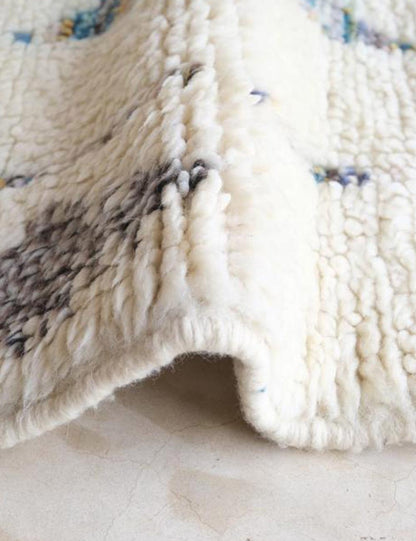White Handmade Moroccan Rug - Esmeralda 19