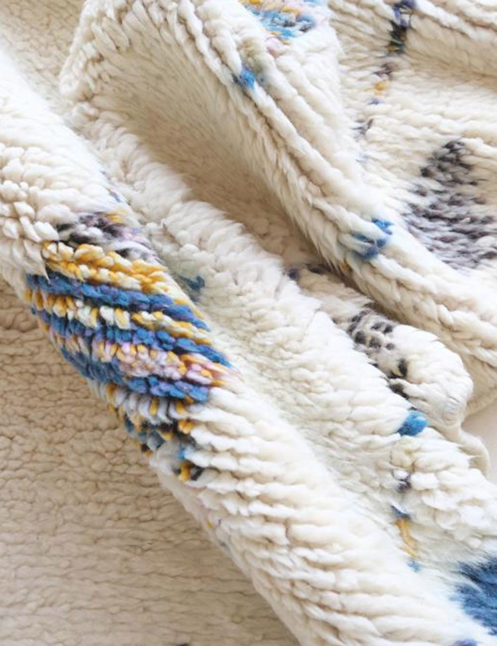 White Handmade Moroccan Rug - Esmeralda 19