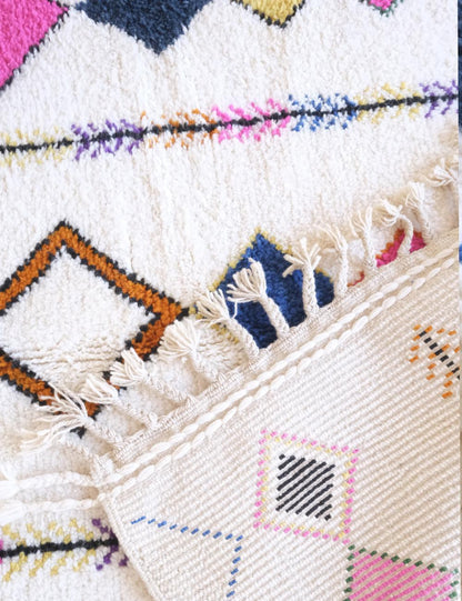 Moroccan Boujad Wool Rug 8.1 x 5.1 ft / 248 x 158 cm - Surcoma