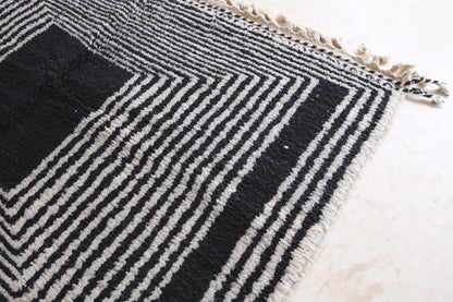 Moroccan Boujad Wool Rug 9.3 x 6.6 ft / 283 x 204 cm - Surcoma