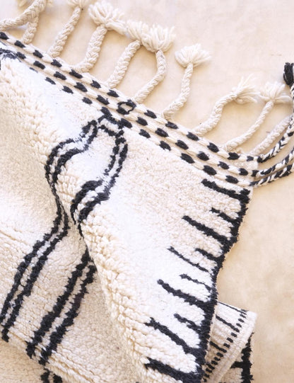 Custom White Berber Line Rug - Beni Ourain 11