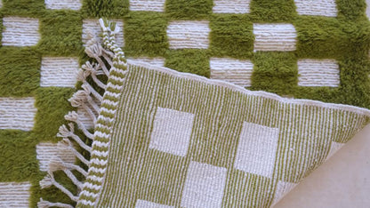 Moroccan Green Checkered Wool Rug 9.4 x 6 ft / 288 x 184 cm - Surcoma