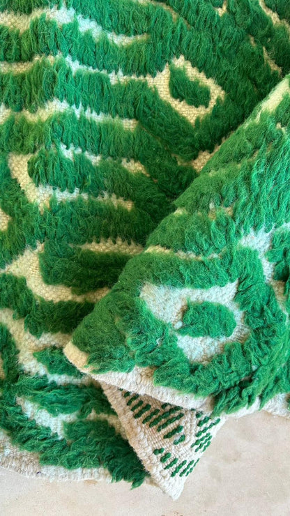 Moroccan Green Wool Rug 8.5 x 6.5 ft / 258 x 200 cm - Surcoma