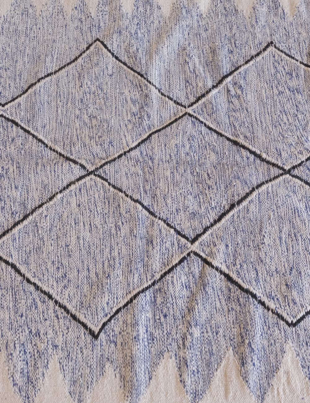 Moroccan Kilim Zanafi 9.1 x 4.9 ft / 278 x 150 cm