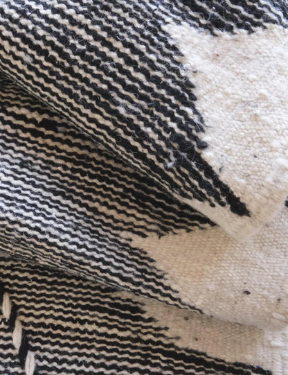 2020s Moroccan Kilim Zanafi - 8.8 x 4.9 ft / 267 x 152 cm - Surcoma