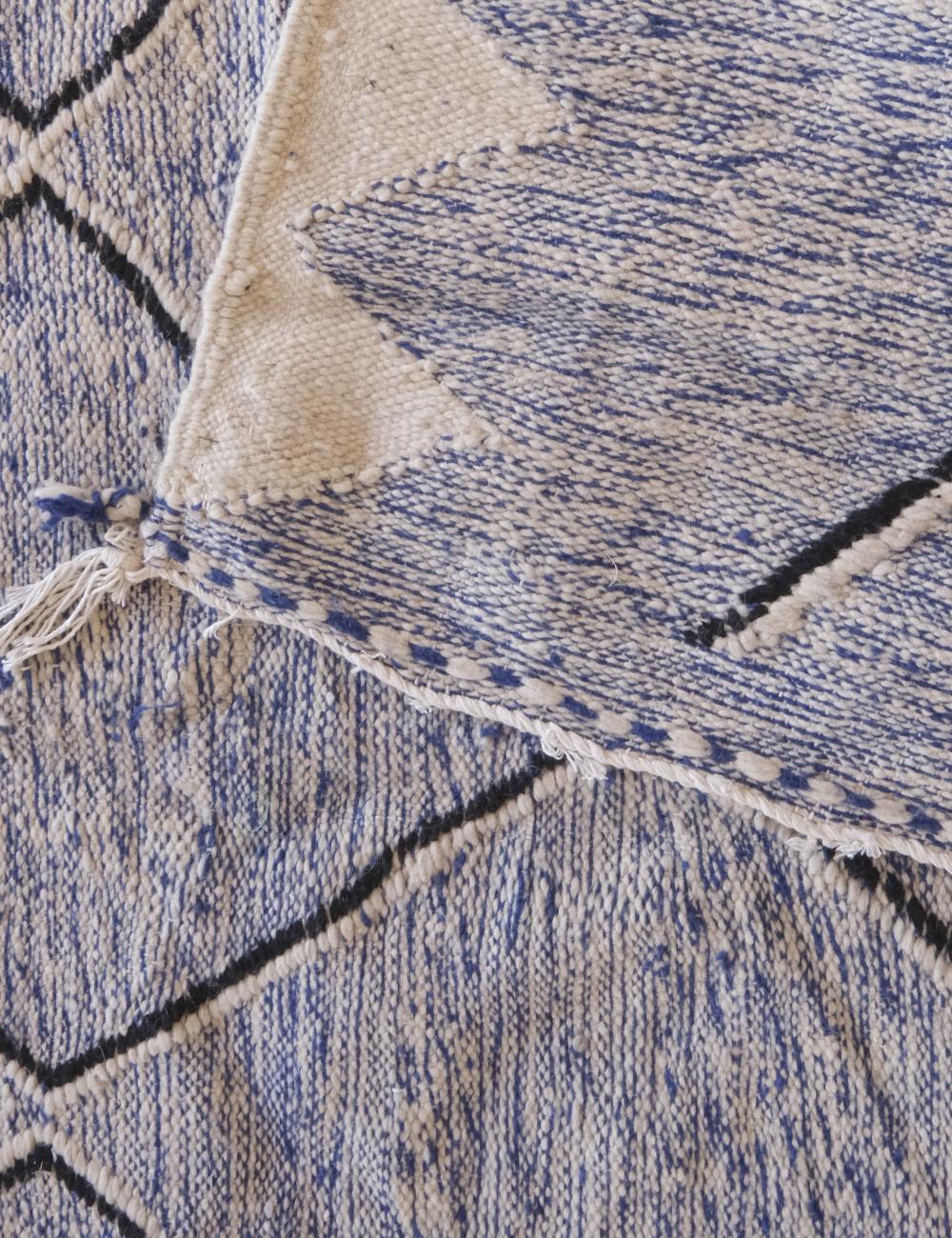 Moroccan Kilim Zanafi 9.1 x 4.9 ft / 278 x 150 cm