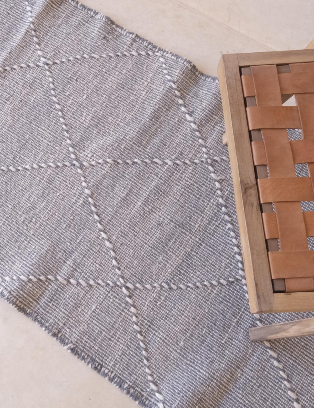 Small Moroccan Kilim Wool Rug 6.9 x 2.85 ft / 210 x 87 cm
