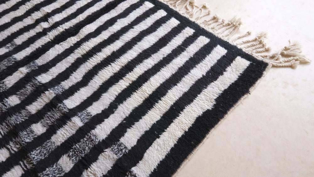 Modern Black and White Wool Rug 9.9 x 6.7 ft / 301 x 207 cm