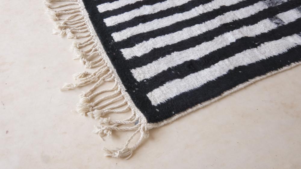 Modern Black and White Wool Rug 9.9 x 6.7 ft / 301 x 207 cm