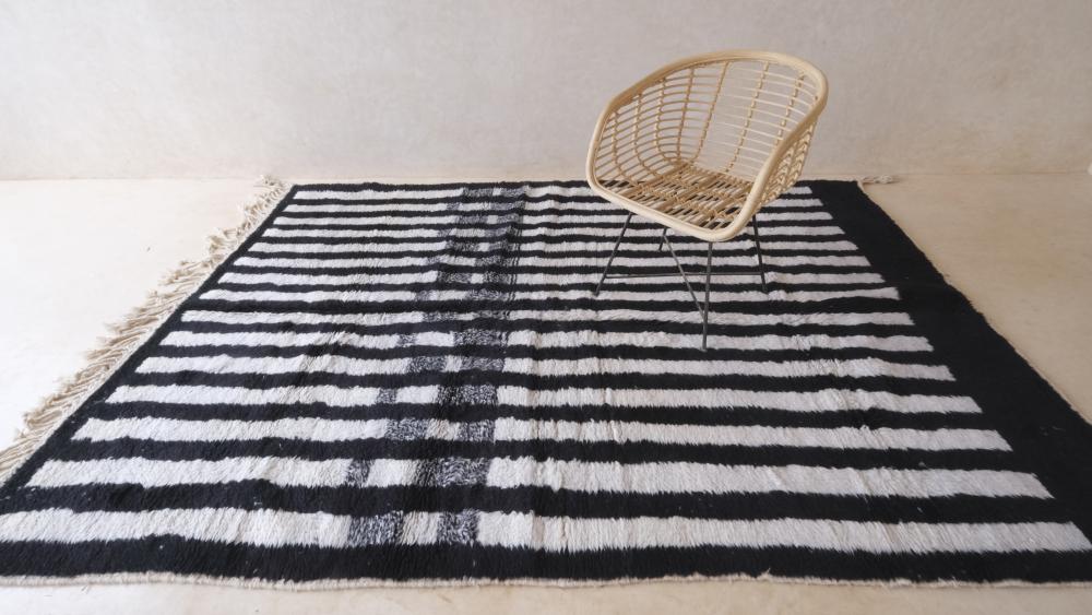 Modern Black and White Wool Rug 9.9 x 6.7 ft / 301 x 207 cm