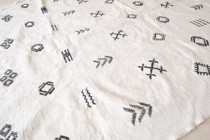 Moroccan Modern White Kilim Rug 9.6 x 6.5 ft / 294 x 199 cm - Surcoma