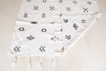 Moroccan Modern White Kilim Rug 9.6 x 6.5 ft / 294 x 199 cm - Surcoma