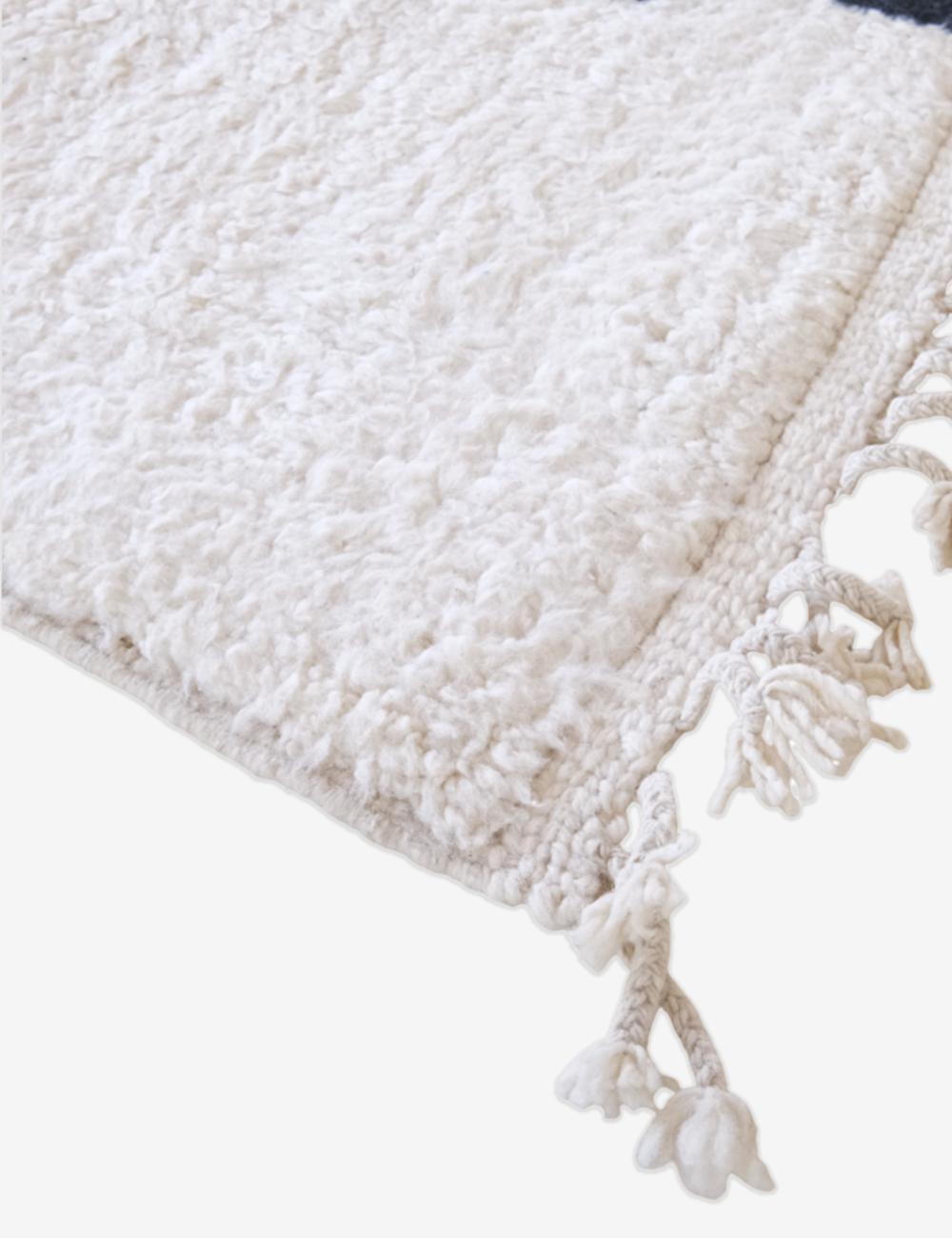 Moroccan Berber Wool Rug 10.1 x 7.9 ft / 308 x 243 cm