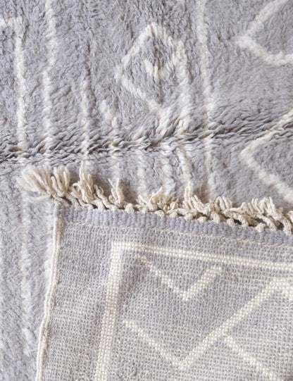 Moroccan Custom Minimal Line Art Rug - Forma 26