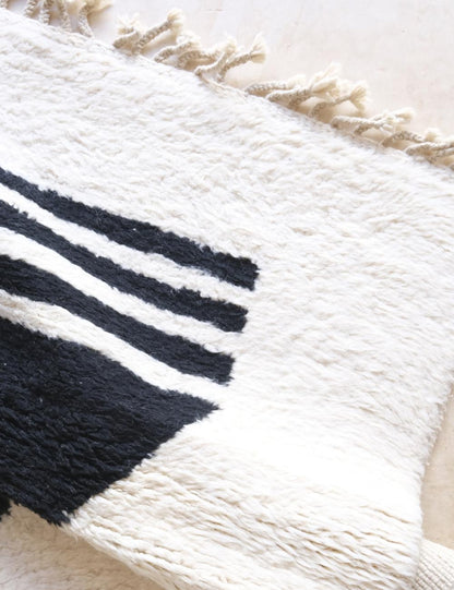 Moroccan Custom Black and White Area Rug - Forma 47
