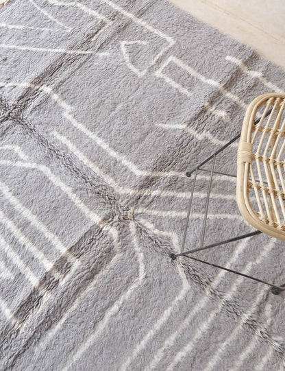 Moroccan Custom Minimal Line Art Rug - Forma 26