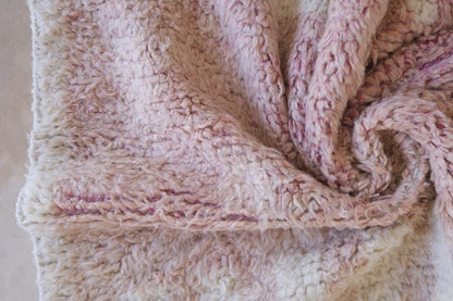 Moroccan Pastel Pink Wool Rug 7.7 x 5.2 ft / 235 x 160 cm - Surcoma