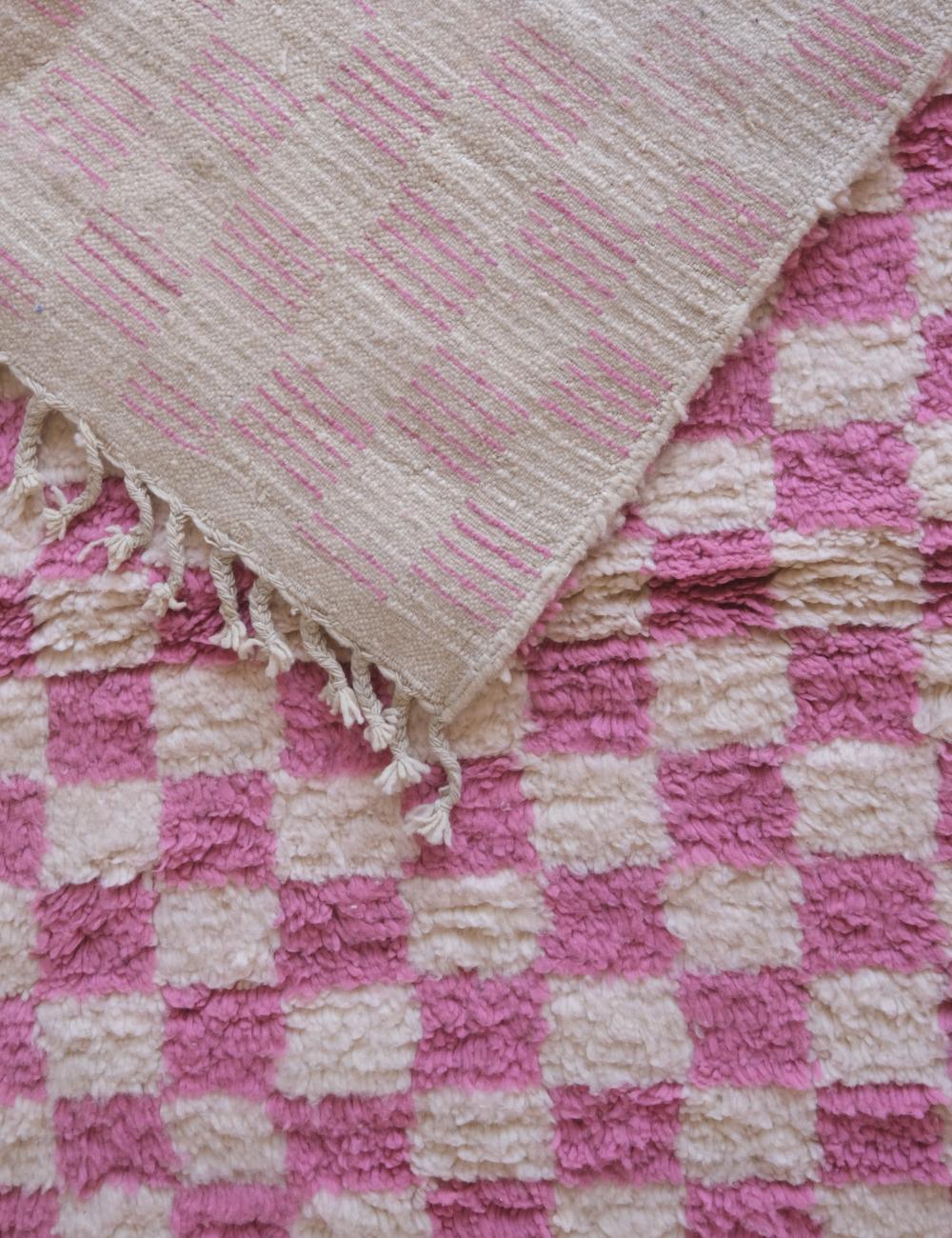 Moroccan Pink Checkered Wool Rug 9.6 x 7.1 ft / 292 x 217 cm - Surcoma