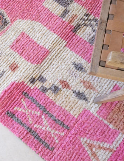 Moroccan Small Pink Wool Rug 5 x 3.4 ft / 153 x 105 cm - Surcoma
