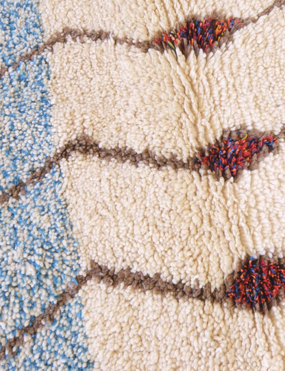 Moroccan Small Wool Rug 4.8 x 3.4 ft / 147 x 106 cm - Surcoma