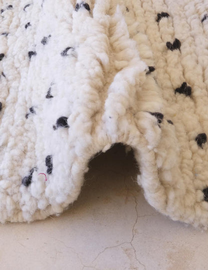 Small Polka Dots Off White Rug 5.2 x 3 ft / 160 x 94 cm - Surcoma