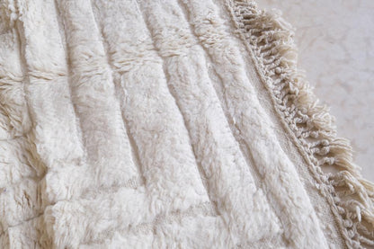 Moroccan White Beni Ourain Rug 9.6 x 6.4 ft / 293 x 197 cm - Surcoma