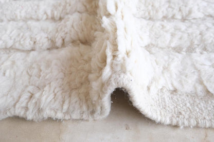 Moroccan White Beni Ourain Rug 9.6 x 6.4 ft / 293 x 197 cm - Surcoma
