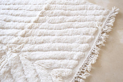 Moroccan White Beni Ourain Rug 9.6 x 6.4 ft / 293 x 197 cm - Surcoma