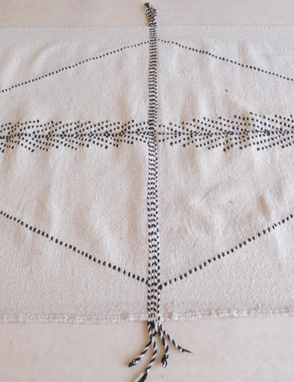 Moroccan White Kilim Zanafi Runner Rug 14.3 x 4.3 ft / 437 x 133 cm - Surcoma