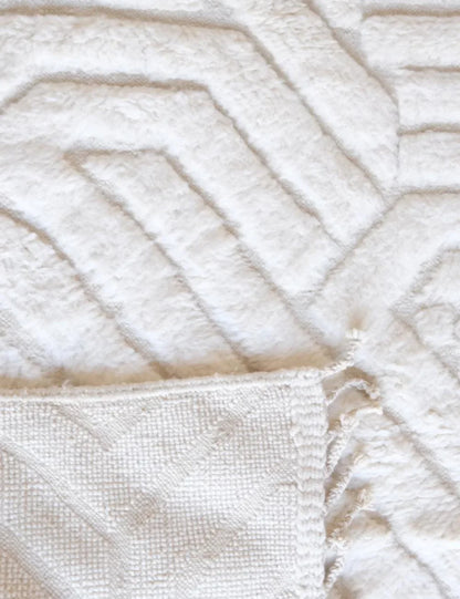 Moroccan Rug White 9.9 x 7.9 ft / 301 x 241 cm - Surcoma