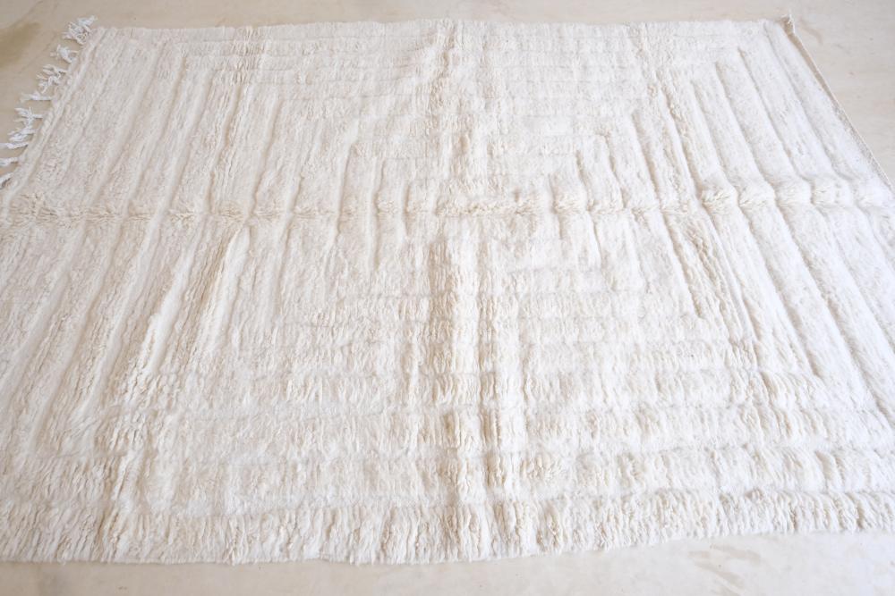 White Moroccan Wool Rug 9.5 x 6.2 ft / 290 x 190 cm