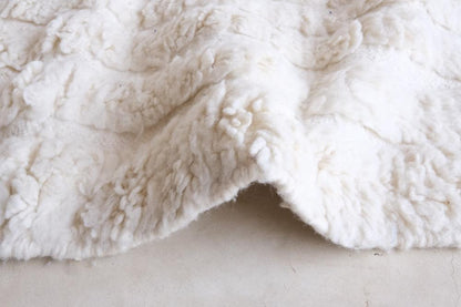 White Moroccan Wool Rug 9.5 x 6.2 ft / 290 x 190 cm - Surcoma