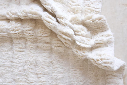 White Moroccan Wool Rug 9.5 x 6.2 ft / 290 x 190 cm - Surcoma