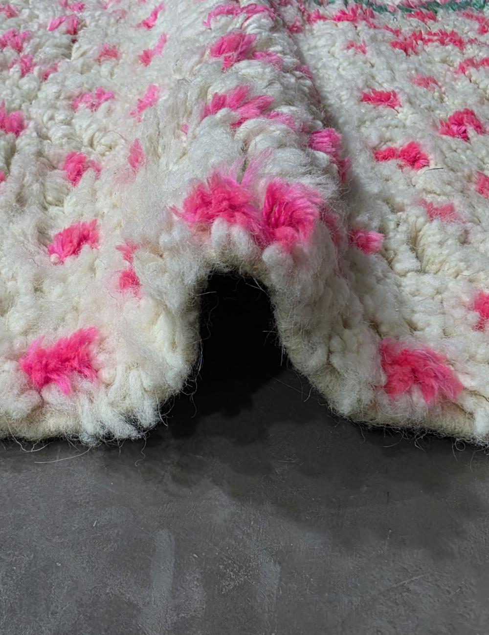 Artisan Wool Rug 9.8 x 6.3 ft / 300 x 192 cm